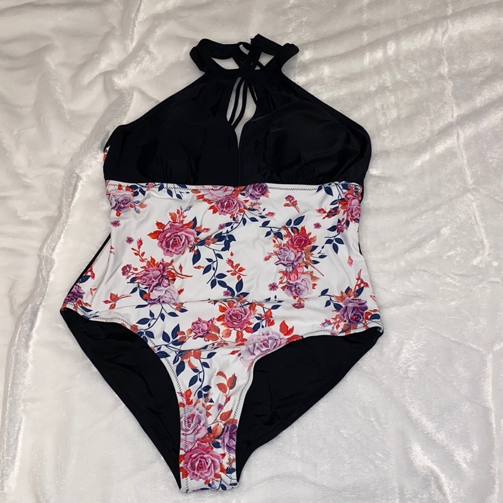 XL flower swim suit never worn